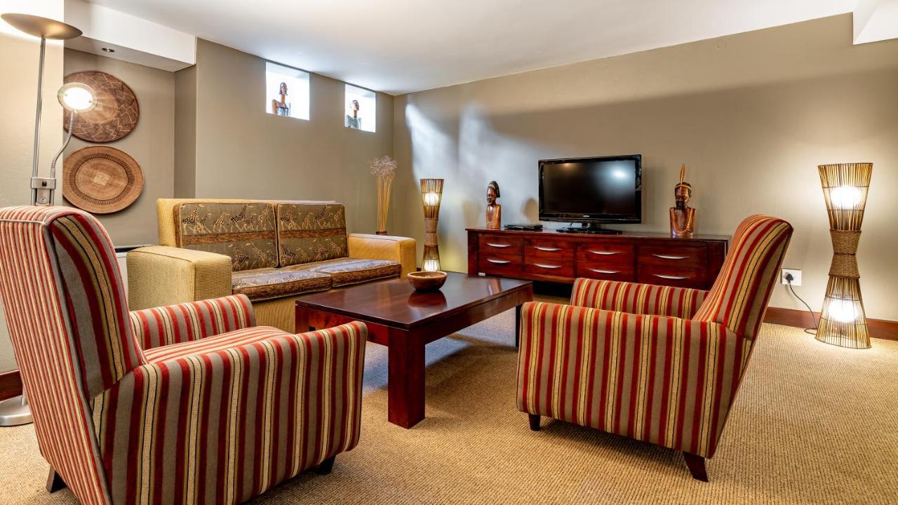 African Sky Hotels - Pine Lake Inn ไวท์ริเวอร์ ภายนอก รูปภาพ