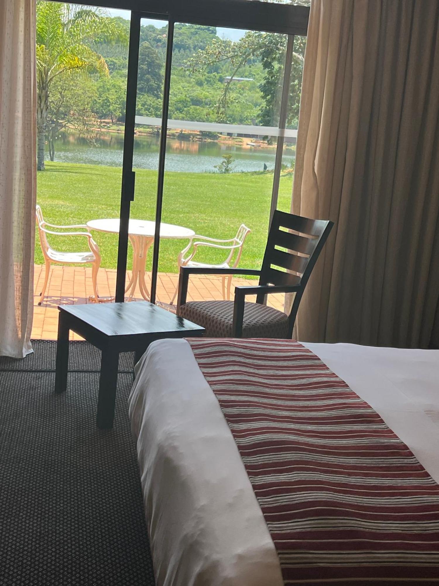 African Sky Hotels - Pine Lake Inn ไวท์ริเวอร์ ภายนอก รูปภาพ
