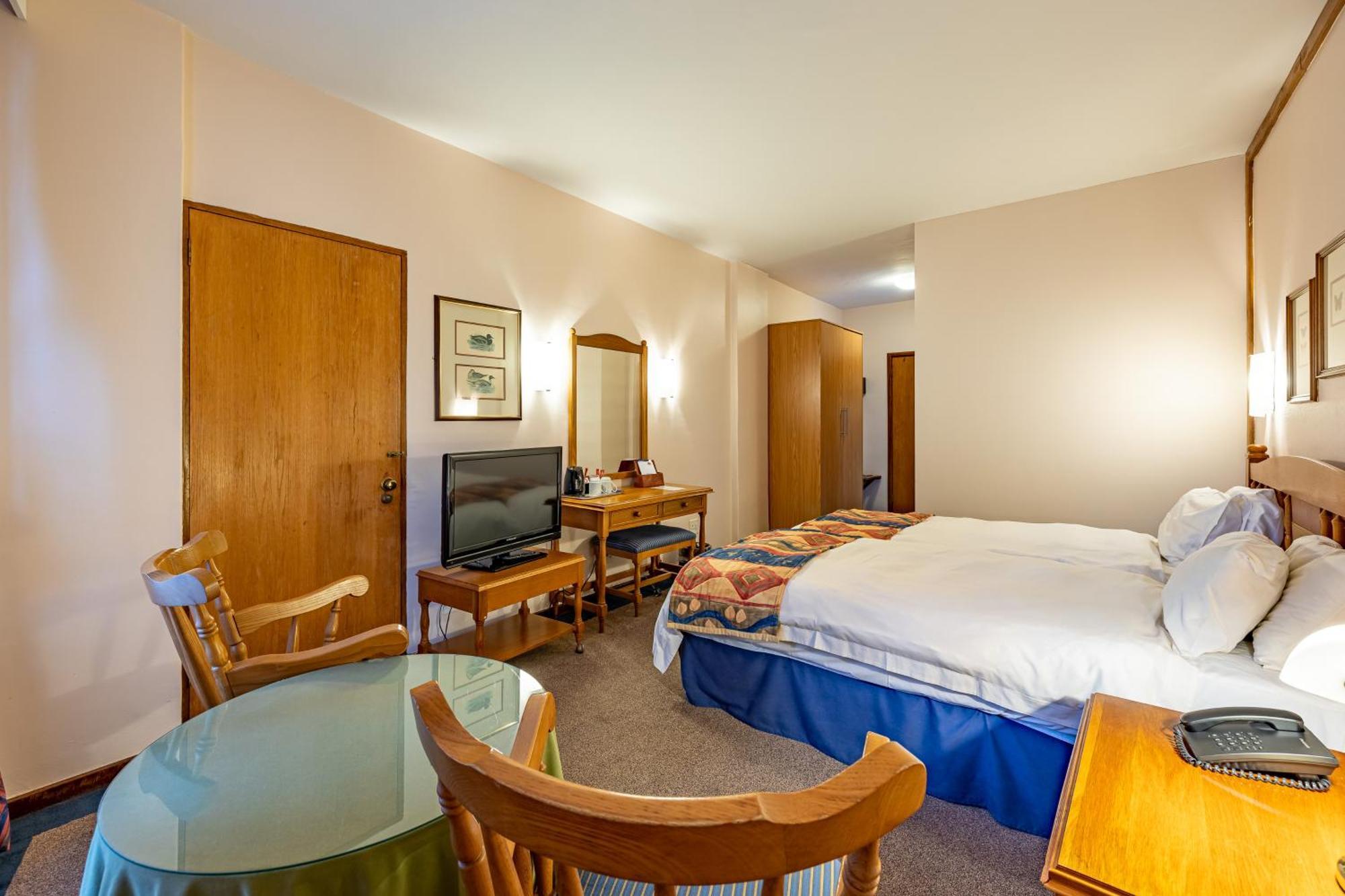 African Sky Hotels - Pine Lake Inn ไวท์ริเวอร์ ภายนอก รูปภาพ