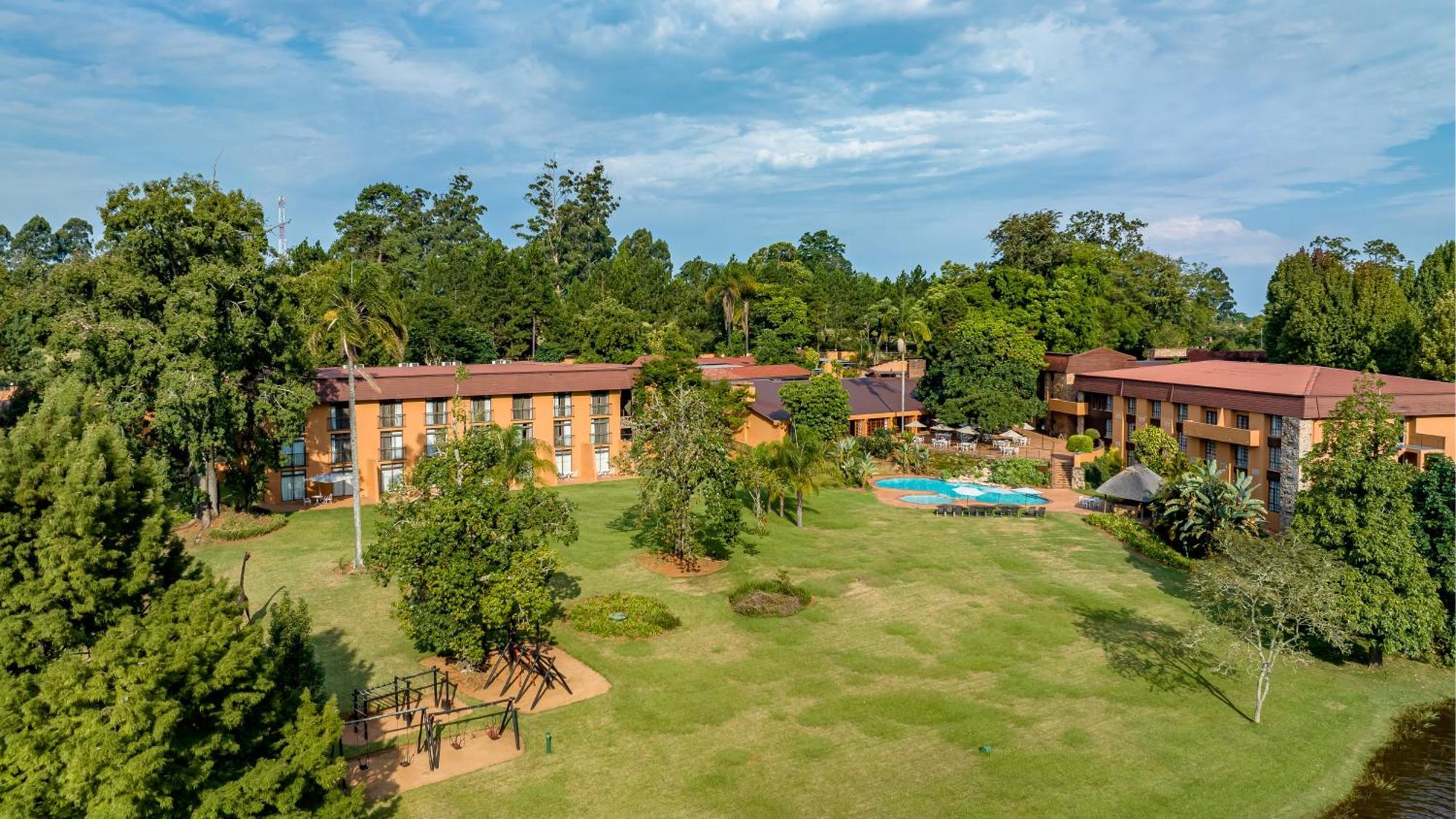 African Sky Hotels - Pine Lake Inn ไวท์ริเวอร์ ภายนอก รูปภาพ