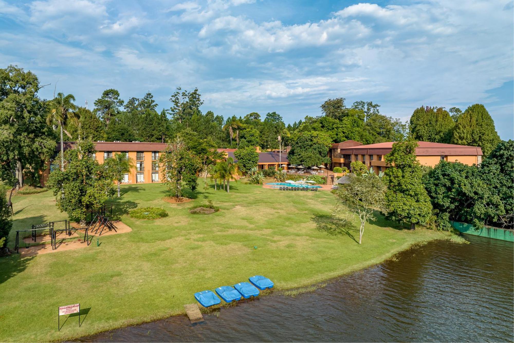 African Sky Hotels - Pine Lake Inn ไวท์ริเวอร์ ภายนอก รูปภาพ