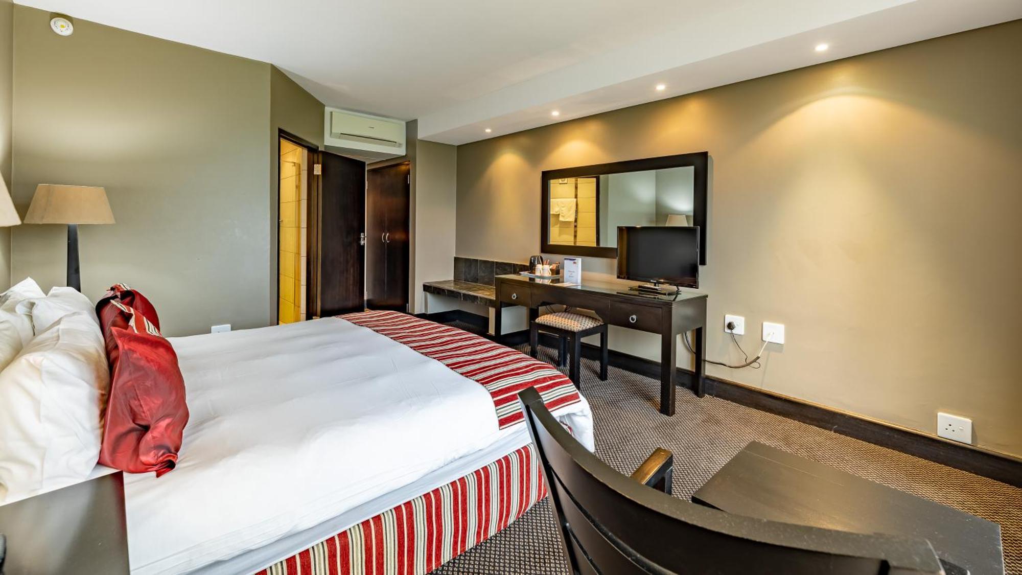 African Sky Hotels - Pine Lake Inn ไวท์ริเวอร์ ภายนอก รูปภาพ