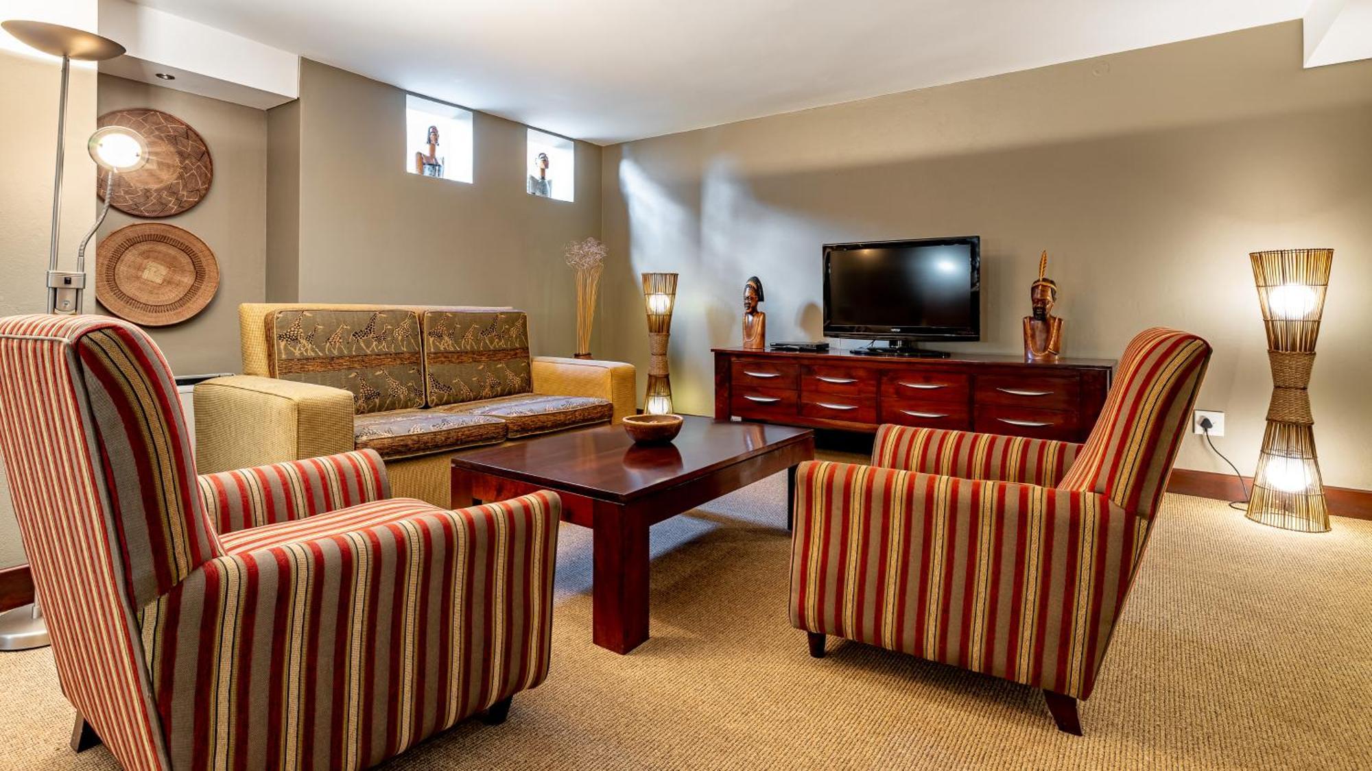 African Sky Hotels - Pine Lake Inn ไวท์ริเวอร์ ภายนอก รูปภาพ