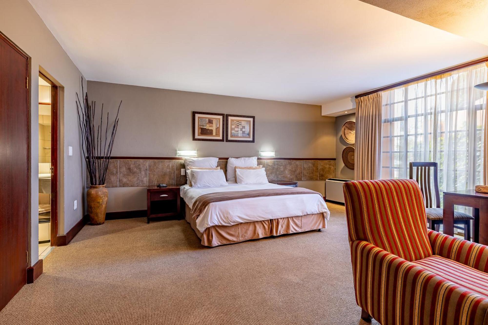 African Sky Hotels - Pine Lake Inn ไวท์ริเวอร์ ภายนอก รูปภาพ