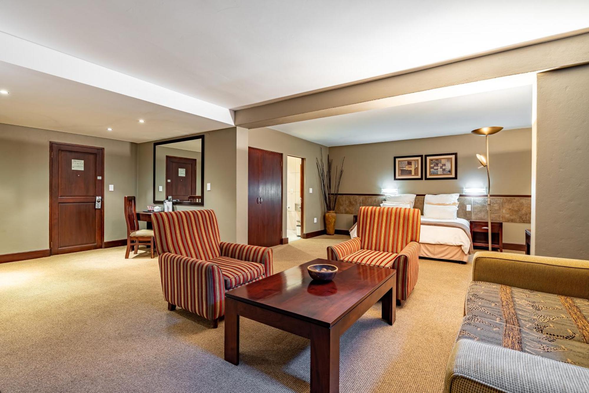 African Sky Hotels - Pine Lake Inn ไวท์ริเวอร์ ภายนอก รูปภาพ