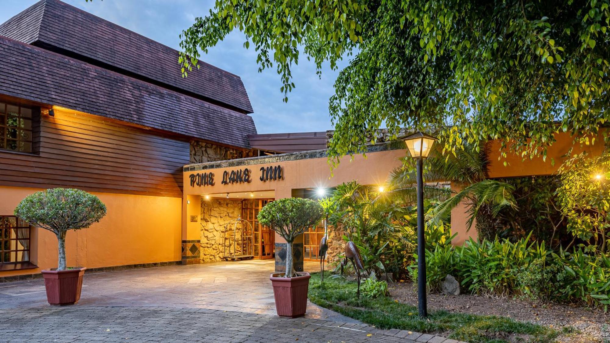 African Sky Hotels - Pine Lake Inn ไวท์ริเวอร์ ภายนอก รูปภาพ
