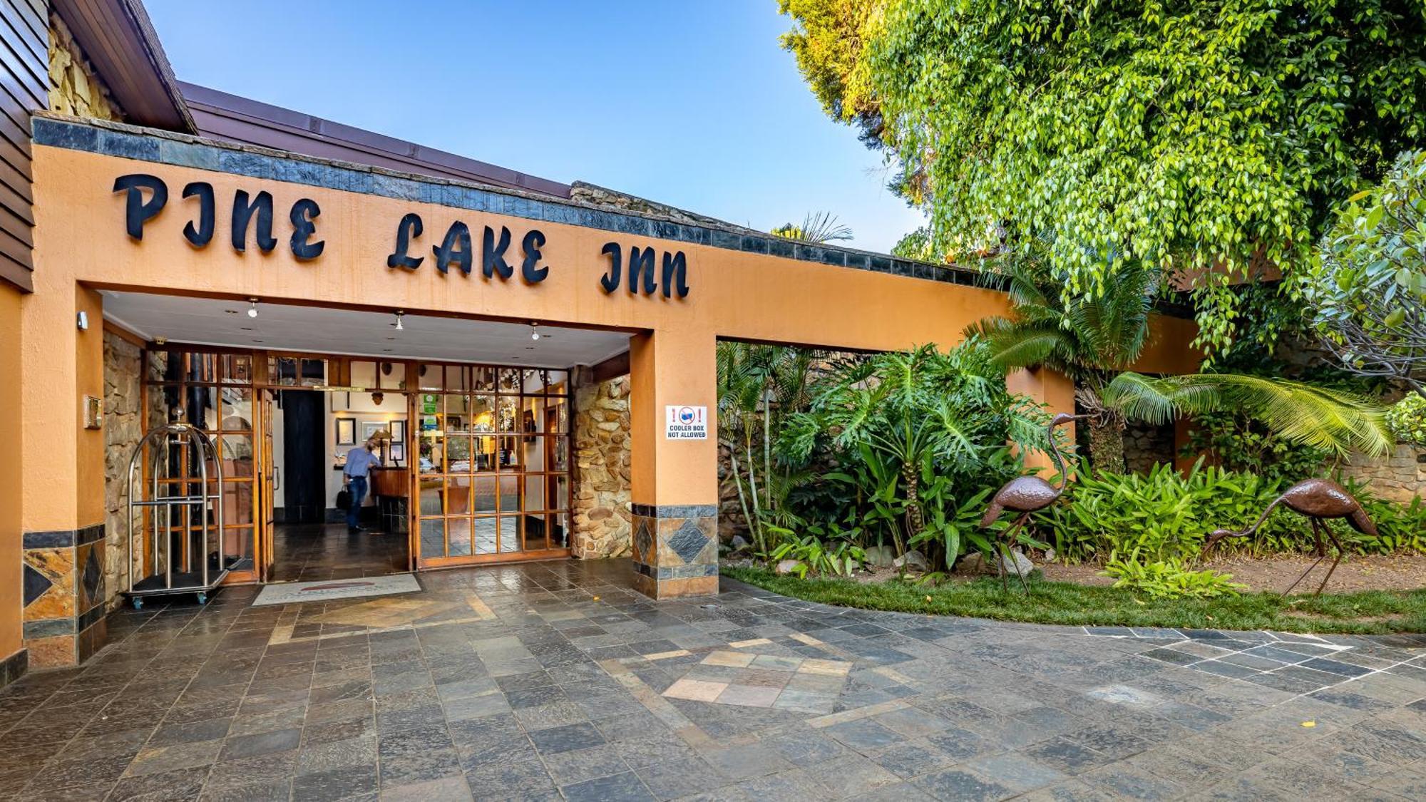 African Sky Hotels - Pine Lake Inn ไวท์ริเวอร์ ภายนอก รูปภาพ