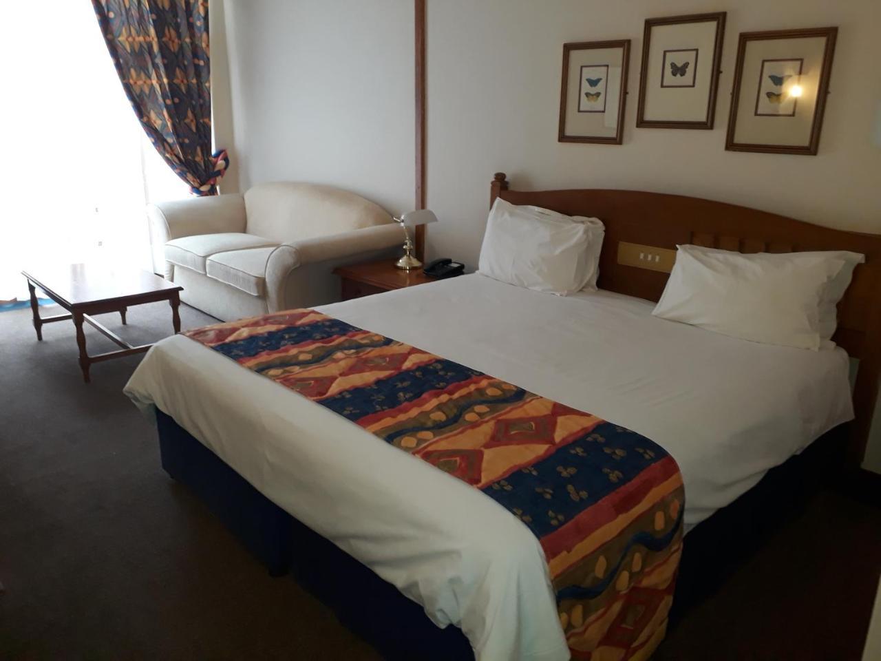 African Sky Hotels - Pine Lake Inn ไวท์ริเวอร์ ภายนอก รูปภาพ
